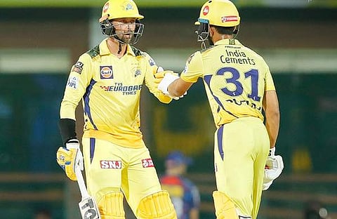 ചെന്നൈയുടെ ഓപ്പണര്‍മാരായ ഋതുരാജ് ഗെയ്ക് വാദും കോണ്‍വേയും/ ട്വിറ്റര്‍