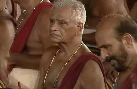 കിഴക്കൂട്ട് അനിയന്‍ മാരാരുടെ പ്രാമാണിത്തത്തില്‍ ഇലഞ്ഞിത്തറ മേളം, ടെലിവിഷന്‍ ദൃശ്യം