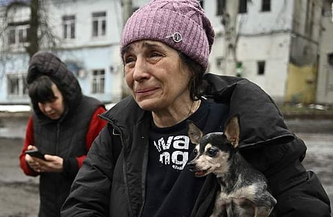 ബാഖ്മുതില്‍ നിന്ന് പലായനം ചെയ്യുന്നവര്‍/ എഎഫ്പി