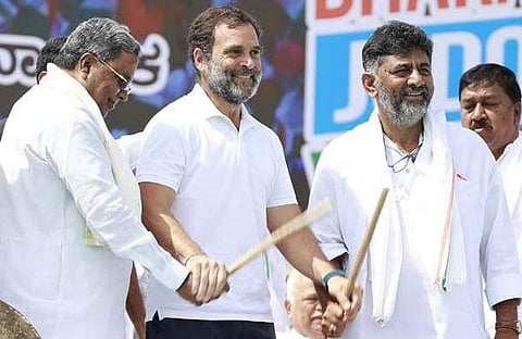 രാഹുല്‍ ഗാന്ധിക്കൊപ്പം സിദ്ധരാമയ്യയും ഡികെ ശിവകുമാറും/ ഫെയ്‌സ്ബുക്ക്