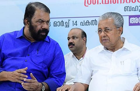 വിദ്യാഭ്യാസ മന്ത്രി വി ശിവന്‍കുട്ടിയും മുഖ്യമന്ത്രി പിണറായി വിജയനും/ഫെയ്‌സ്ബുക്ക്
