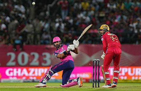 രാജസ്ഥാന്റെ ദേവ്ദത്ത് പടിക്കലിന്റെ ബാറ്റിങ്/ ചിത്രം; എഎൻഐ