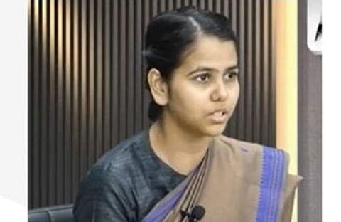 ഒന്നാം റാങ്ക് നേടിയ ഇഷിതാ കിഷോര്‍, ട്വിറ്റര്‍ ചിത്രം