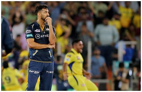 ​ഗുജറാത്ത് ടൈറ്റൻസിന്റെ തോൽവിയിൽ നിരാശനായി നിൽക്കുന്ന മോഹിത്/ ചിത്രം: എഎൻഐ