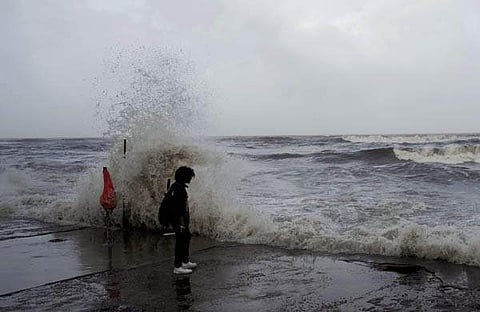 മുംബൈ ബാന്ദ്ര ബീച്ചിൽ നിന്നുള്ള ദൃശ്യം/ പിടിഐ
