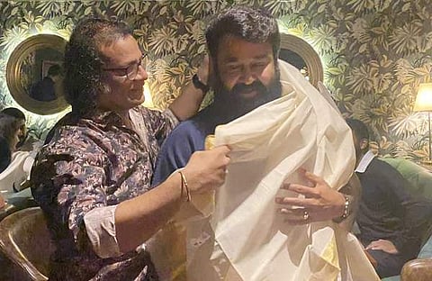 ഹരീഷ് പേരടി സാമൂഹിക മാധ്യമത്തില്‍ പങ്കുവച്ച ഫോട്ടോ