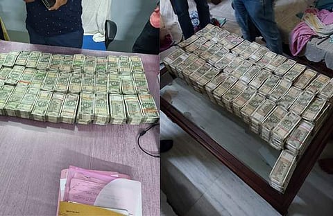 സബ്‌ കലക്ടറുടെ വീട്ടിൽ നിന്നും പിടിച്ചെടുത്ത പണം/ ട്വിറ്റർ