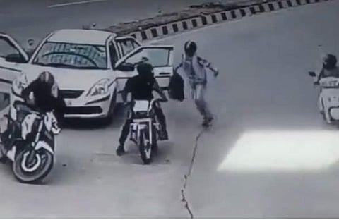 പണം കവരുന്നതിന്റെ വീഡിയോ ദൃശ്യം