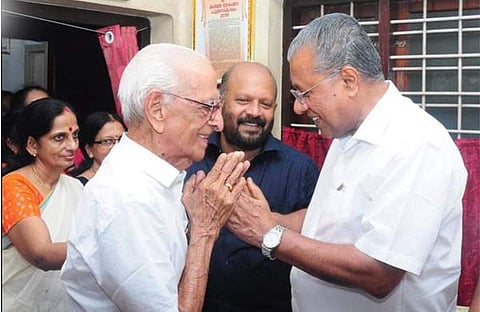 മുഖ്യമന്ത്രി ഫേയ്സ്ബുക്കിൽ പങ്കുവച്ച ചിത്രം