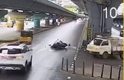 കേരള പൊലീസ് പങ്കുവെച്ച വാഹനാപകടത്തിന്റെ ദൃശ്യം