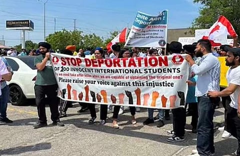 ഇന്ത്യന്‍ വിദ്യാര്‍ഥികളുടെ പ്രതിഷേധം/ ട്വിറ്റര്‍