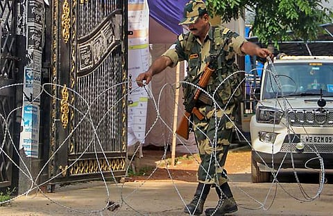 പശ്ചിമ ബം​ഗാളിൽ സുരക്ഷ ഒരുക്കുന്ന കേന്ദ്രസേന/ പിടിഐ