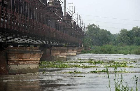 അപകടനിലയ്ക്ക് മുകളില്‍ യമുന നദി/ പിടിഐ