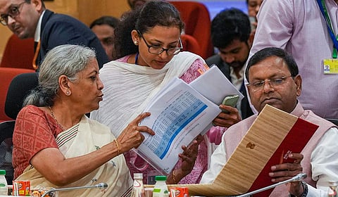 കേന്ദ്ര ധന മന്ത്രി നിർമല സീതാരാമൻ ജിഎസ്ടി കൗൺസിൽ യോ​ഗത്തിനിടെ/ പിടിഐ