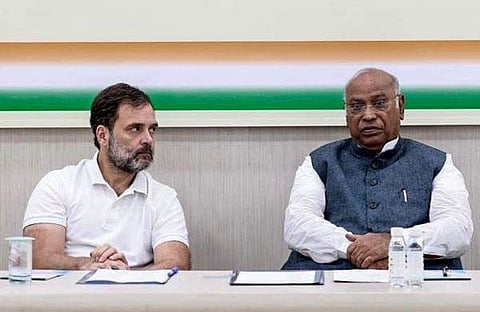 ആംആദ്മി പാർട്ടിയെ പിന്തുണയ്‌ക്കാൻ കോൺ​ഗ്രസ്/ ഫെയ്‌സ്‌ബുക്ക്