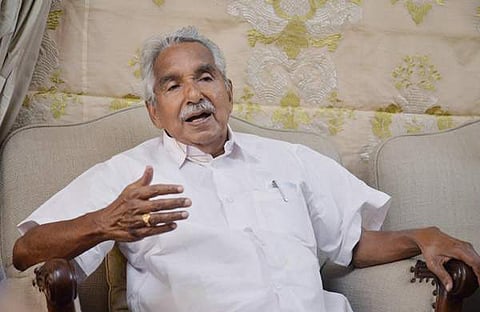 ജനനായകന് കണ്ണീരോടെ വിട പറ‍ഞ്ഞ് കേരളം