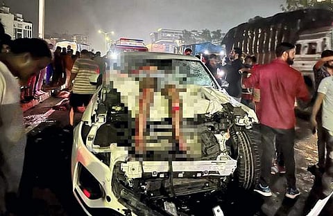 കാര്‍ അപകടത്തിന്റെ ദൃശ്യം/ പിടിഐ