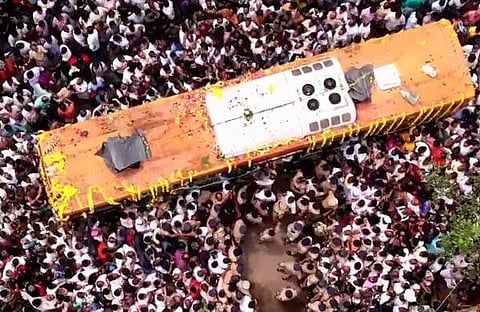 ഉമ്മന്‍ചാണ്ടിക്ക് അന്ത്യാഞ്ജലി അര്‍പ്പിക്കാനെത്തിയവര്‍