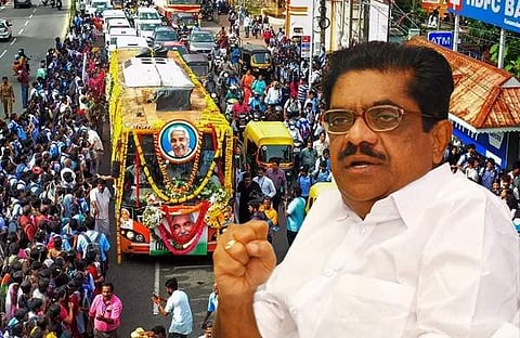 ഉമ്മന്‍ ചാണ്ടിയുടെ വിലാപയാത്ര, വി എം സുധീരന്‍