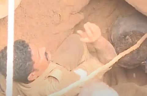 രക്ഷാപ്രവര്‍ത്തനത്തിന്റെ ടെലിവിഷന്‍ വീഡിയോ സ്‌ക്രീന്‍ഷോട്ട്