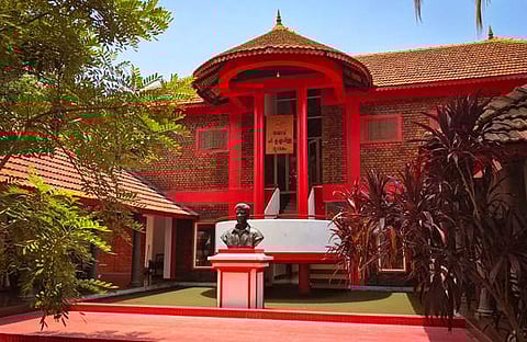 സിപിഎം ആലപ്പുഴ ജില്ലാ കമ്മറ്റി ഓഫീസ്‌