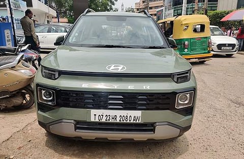 എക്സ്റ്റര്‍, ട്വിറ്റർ