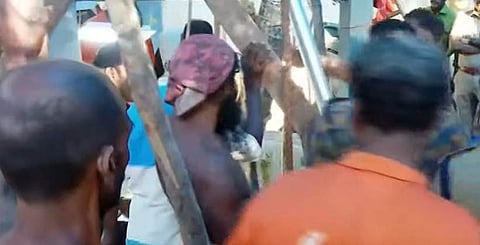 രക്ഷാപ്രവര്‍ത്തനത്തിന്റെ വീഡിയോ സ്‌ക്രീന്‍ഷോട്ട്