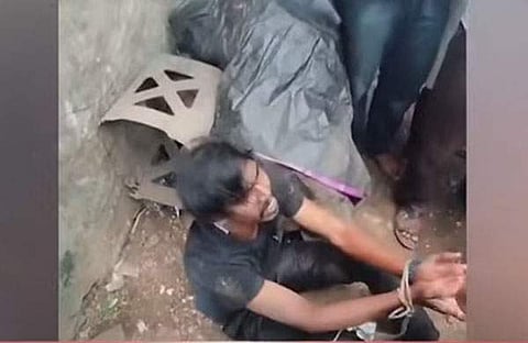 നാട്ടുകാര്‍ പിടികൂടി പൊലീസില്‍ ഏല്‍പ്പിച്ച പ്രതി ഗണേശന്‍