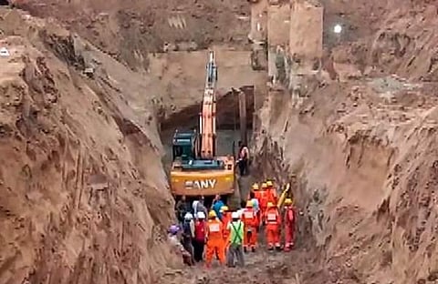 രക്ഷാപ്രവര്‍ത്തനത്തിന്റെ ദൃശ്യം, പിടിഐ