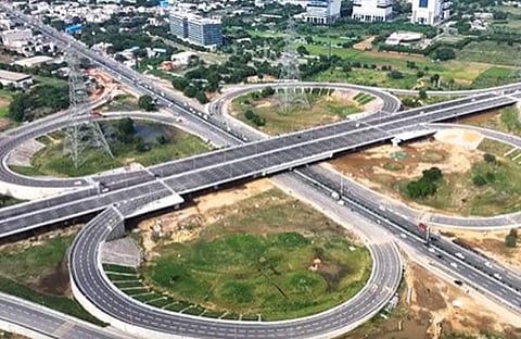 രാജ്യത്തെ ആദ്യത്തെ എലിവേറ്റഡ് ഹൈവേ, നിതിന്‍ ഗഡ്കരി പങ്കുവെച്ച ദൃശ്യം