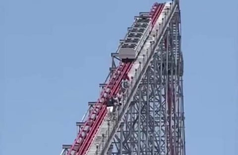 റൈഡിൽ നിന്നും നടന്നിറങ്ങി വരുന്നു/ വിഡിയോ സ്ക്രീൻഷോട്ട്