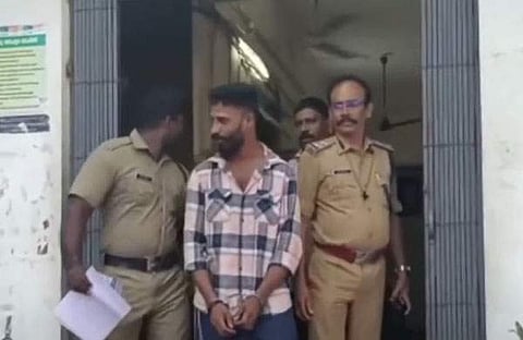 അറസ്റ്റിലായ കിച്ചു/ ടിവി ദൃശ്യം