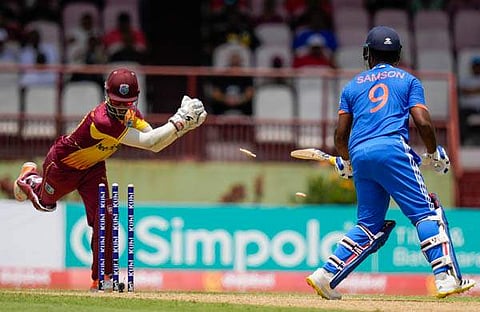 സഞ്ജുവിനെ സ്റ്റംപ് ചെയ്തു പുറത്താക്കുന്നു/ പിടിഐ