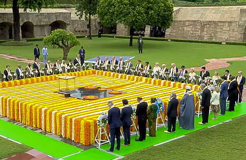 ലോകനേതാക്കള്‍ രാജ്ഘട്ടില്‍/പിടിഐ