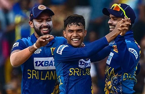 ദുനിത് വെല്ലലഗെ, എക്സ്