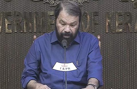 മന്ത്രി വി ശിവന്‍കുട്ടി മാധ്യമങ്ങളെ കാണുന്നു