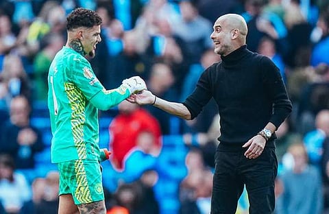 നോട്ടിങ്ഹാമിനെ പ്രതിരോധിച്ച ​ഗോൾ കീപ്പർ എഡേഴ്സനെ അഭിനന്ദിക്കുന്ന പെപ് ​ഗെർഡിയോള/ ട്വിറ്റർ