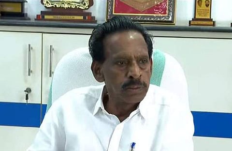 എംകെ കണ്ണന്‍ മാധ്യമങ്ങളോടു സംസാരിക്കുന്നു/ടിവി ദൃശ്യം