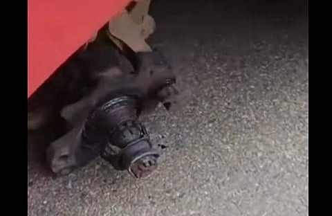 കെഎസ്ആർടിസി ബസിന്റെ ടയർ ഊരി തെറിച്ചപ്പോൾ, സ്ക്രീൻഷോട്ട്