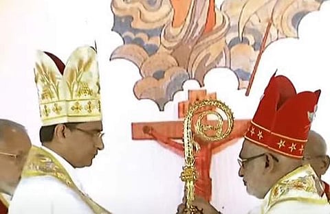 മാർ റാഫേൽ തട്ടിൽ സ്ഥാനമേൽക്കുന്നു/ ടെലിവിഷൻ ദൃശ്യം