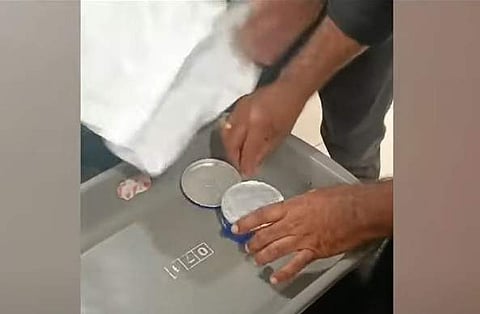 പിടികൂടിയ സ്വര്‍ണം/ ടിവി ദൃശ്യം