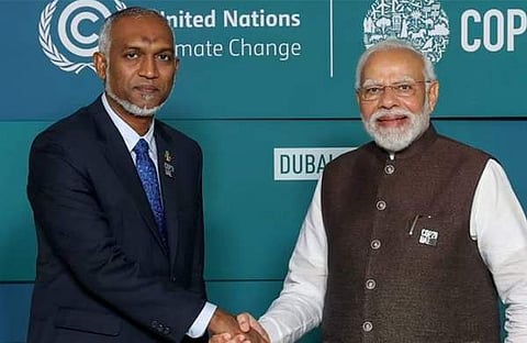 മാലിദ്വീപ് പ്രസിഡന്റ് മുഹമ്മദ് മുയുസുവും ഇന്ത്യന്‍ പ്രധാനമന്ത്രി നരേന്ദ്രമോദിയും / ഫോട്ടോ: പിടിഐ