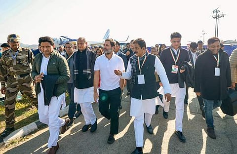 രാഹുൽ ​ഗാന്ധി കോൺ​ഗ്രസ് നേതാക്കൾക്കൊപ്പം/ പിടിഐ