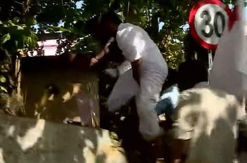 കോളജിലെ വിദ്യാര്‍ഥി സംഘര്‍ഷത്തിനിടെ/ ടെലിവിഷന്‍ ദൃശ്യം