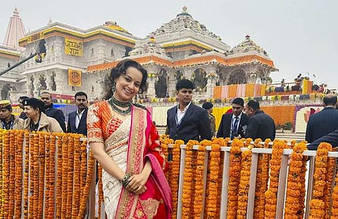 അയോധ്യയിലെ രാമക്ഷേത്രത്തിന് മുന്നില്‍ നിന്നുള്ള കങ്കണ റണാവത്തിന്റെ ചിത്രം/ പിടിഐ