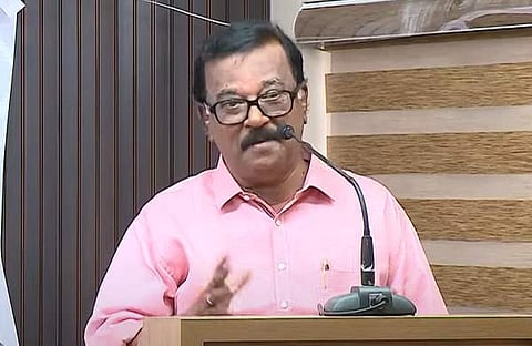 സി ദിവാകരൻ ചടങ്ങിൽ പ്രസം​ഗിക്കുന്നു/ ടിവി ദൃശ്യം