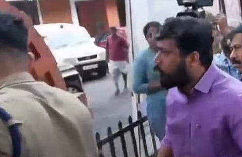 എസ്ഐയോട് എം വിജിൻ എംഎൽഎ കയർക്കുന്ന ദൃശ്യം, സ്ക്രീൻഷോട്ട്