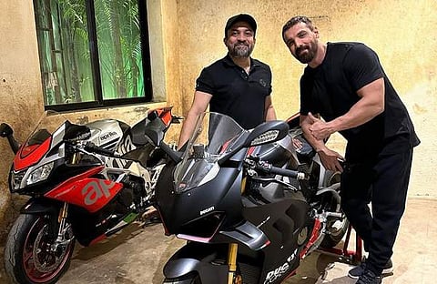 സൗബിനും ജോൺ എബ്രഹാമും/ചിത്രം: ഇൻസ്റ്റ​ഗ്രാം