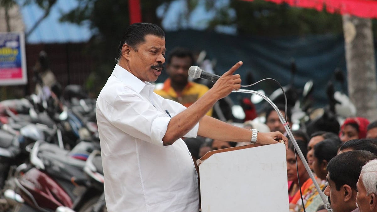 'കോടാലിക്കൈയായി നിലകൊണ്ടയാളുകള്‍ക്ക് ചരിത്രത്തിന്റെ ചവറ്റുകൊട്ടയിലാണ് സ്ഥാനം'; വി കുഞ്ഞികൃഷ്ണനെതിരെ എം വി ഗോവിന്ദന്‍