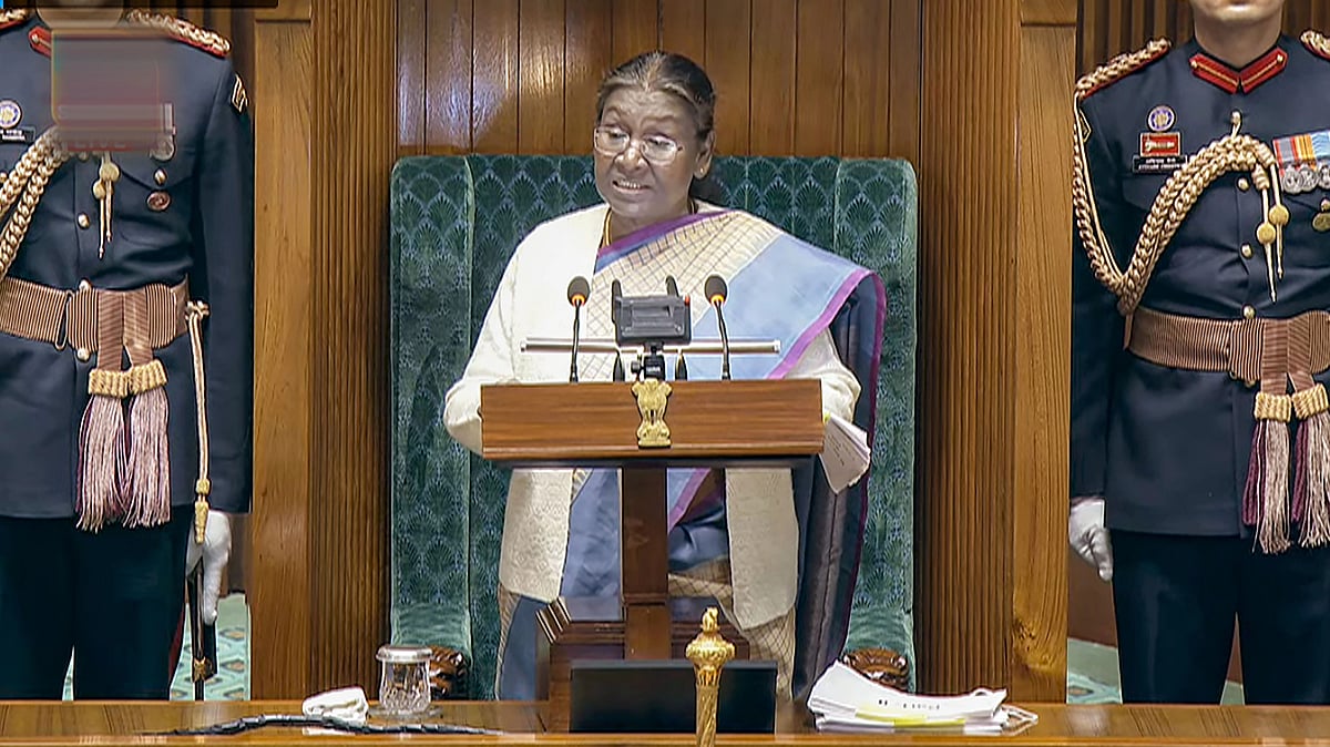 കടന്നുപോകുന്നത് ഐതിഹാസിക നേട്ടങ്ങളിലൂടെ, രാജ്യം വികസനത്തിന്റെ പാതയിലെന്ന് രാഷ്ട്രപതി